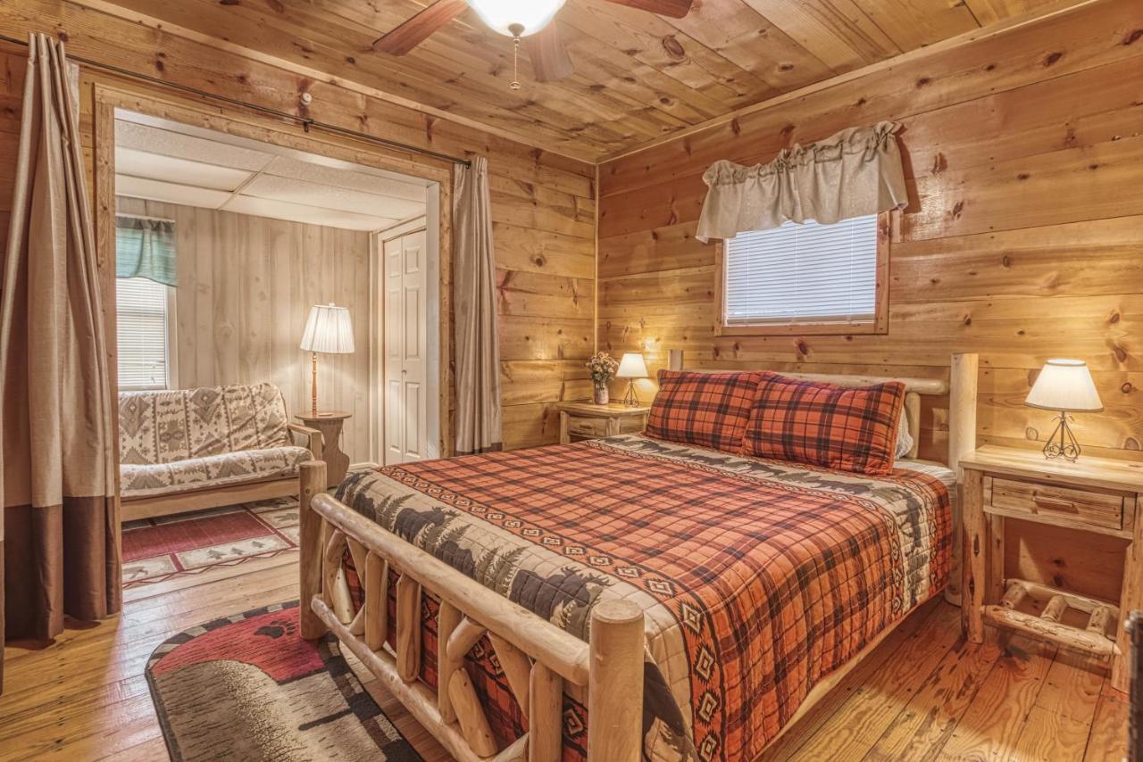 Bear Den, Hot Tub, 1089 Of Free Attraction Tickets For Each Paid Day, Dollywood And More! Sevierville Buitenkant foto