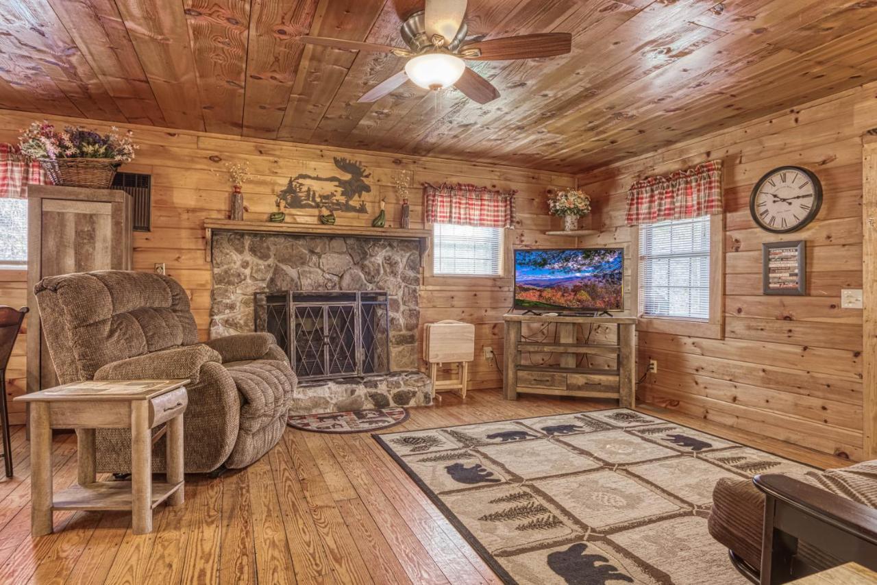 Bear Den, Hot Tub, 1089 Of Free Attraction Tickets For Each Paid Day, Dollywood And More! Sevierville Buitenkant foto