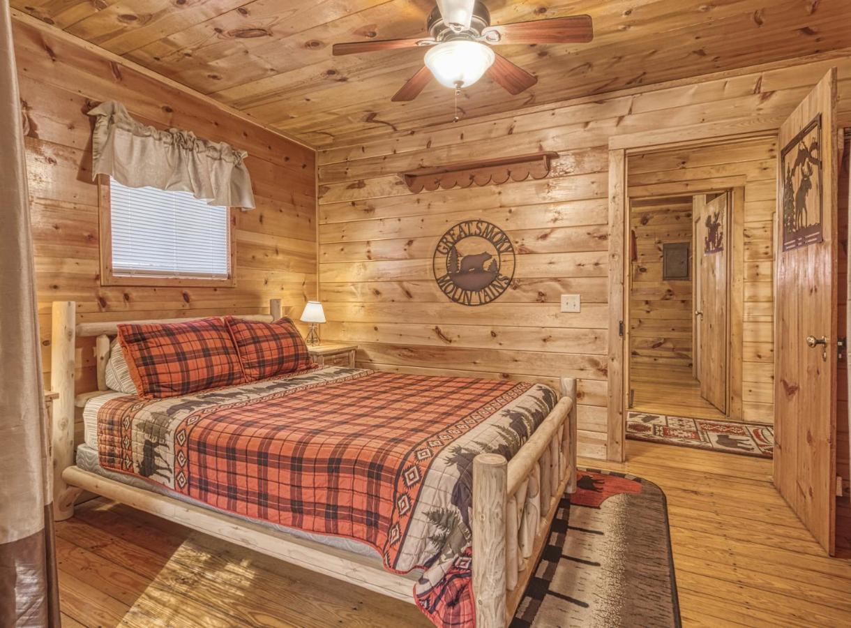 Bear Den, Hot Tub, 1089 Of Free Attraction Tickets For Each Paid Day, Dollywood And More! Sevierville Buitenkant foto